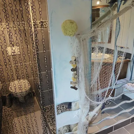 La Cour De Bas B&B 바르네빌카테레